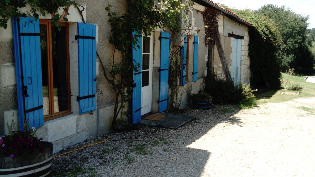 La Roche-Chalais Cottage | Cottage 'Porcherat - Perigord Vert, Dordogne' with Lake View, Private Garden and Wi-Fi