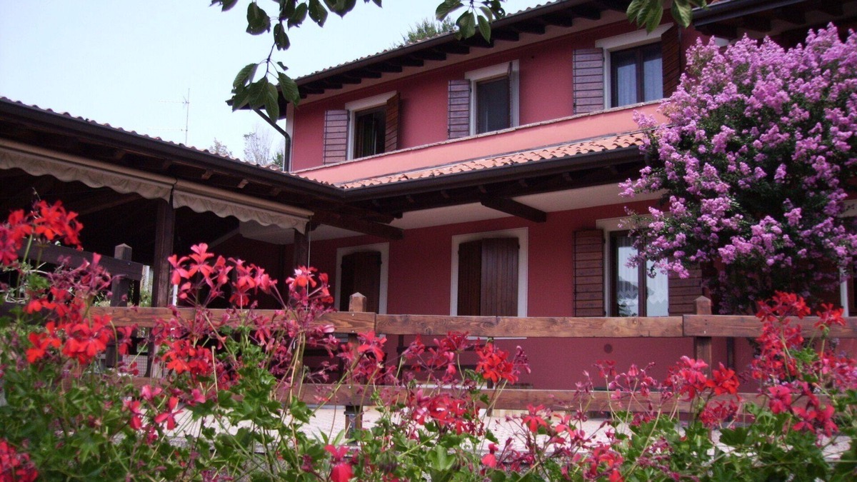 Monticelli Brusati Apartment | Cottage "RELAX" apartment in Franciacorta and Lake Iseo, balcony
