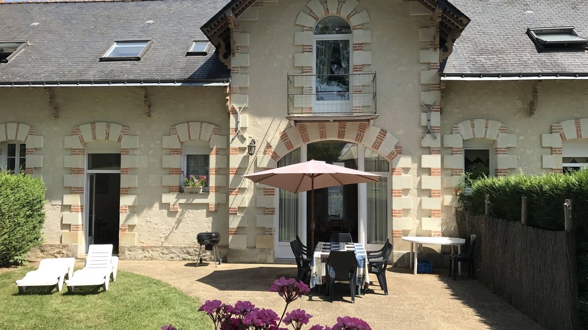Jarze Cottage | Cottage (Sellerie sleeps 6) set in the magnificent grounds of a Chateau