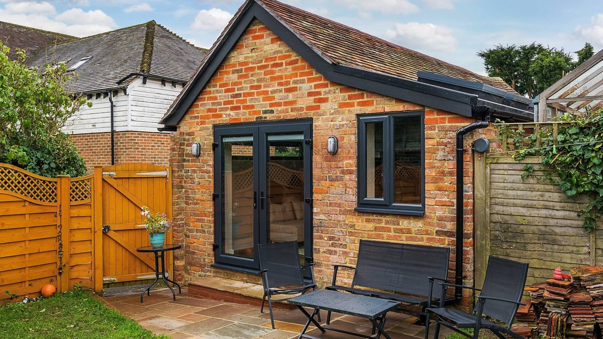 Woodchurch Cottage | Cottage set in the heart of award-winning village