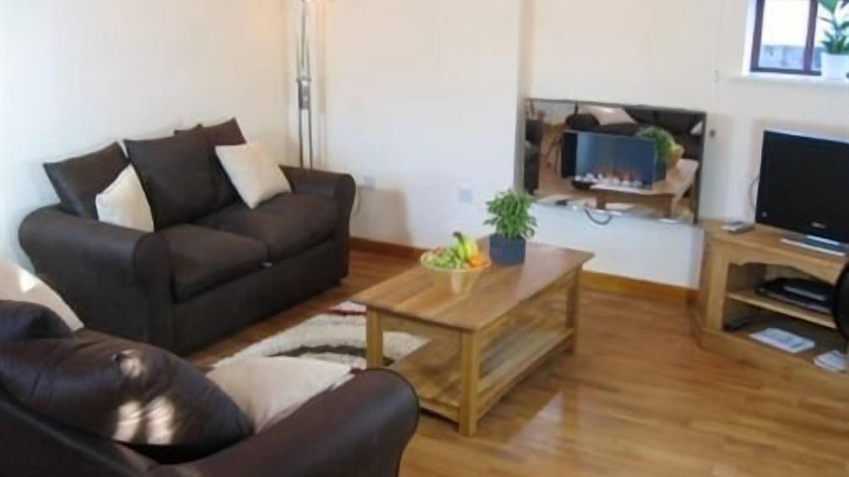 Lymm Cottage | Cottage Shared Bathroom The Shippon room at Broomedge Farm Cottages
