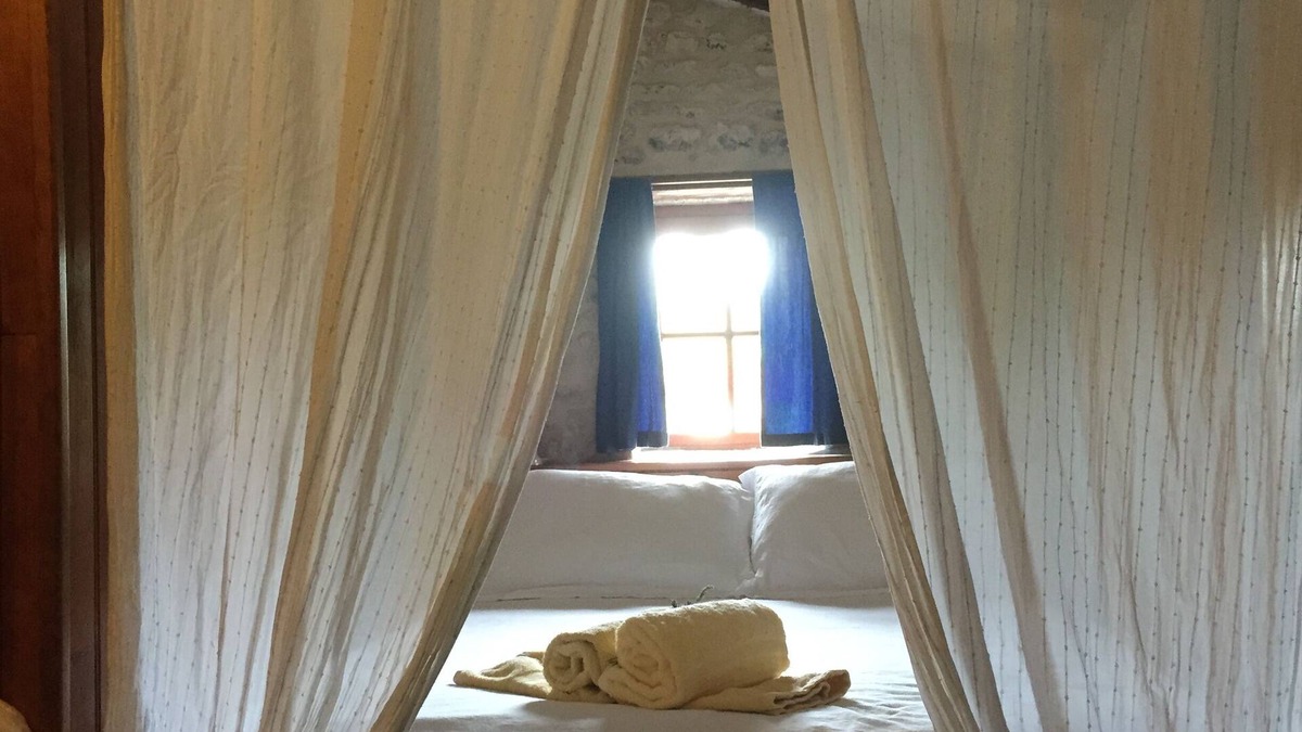 Gibourne Other | Cottage (sleep 6+cot) on Child-friendly Complex with shared pool and play areas