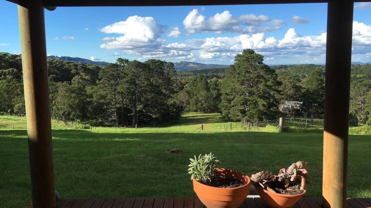 Berambing Cottage | Cottage Sleeps 13 - Stunning Views!