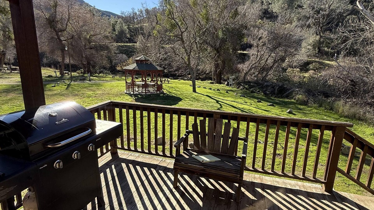 Winters Cottage | Cottage, Sleeps 6, Wheelchair & Pet Friendly - Roomy Cottage with Kitchen, Sleeps 6, Wheelchair & Pet Friendly