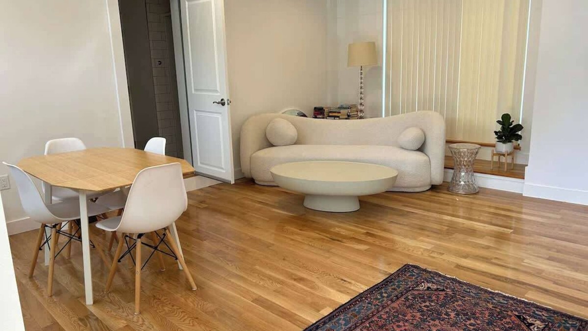 Concord Apartment | Cottage Suite "B" - Walk to Shops, Train, History