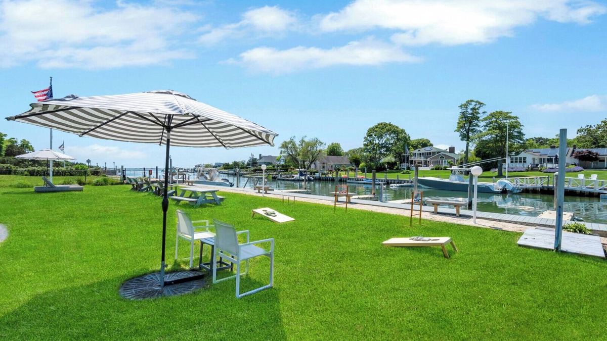 Hampton Bays House | Cottage Suite in Boutique Hotel, Heart of Hampton Bays, Waterfront.