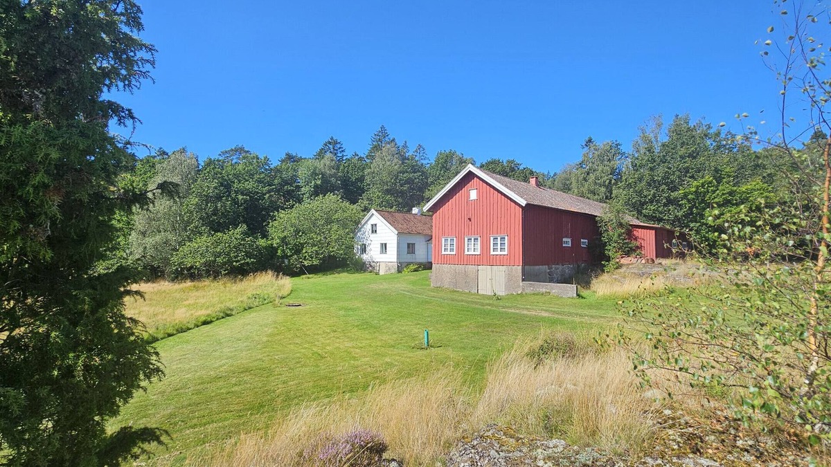 Orust Municipality Ski Chalet | Cottage surrounded by peaceful nature in Tegneby | SE09146