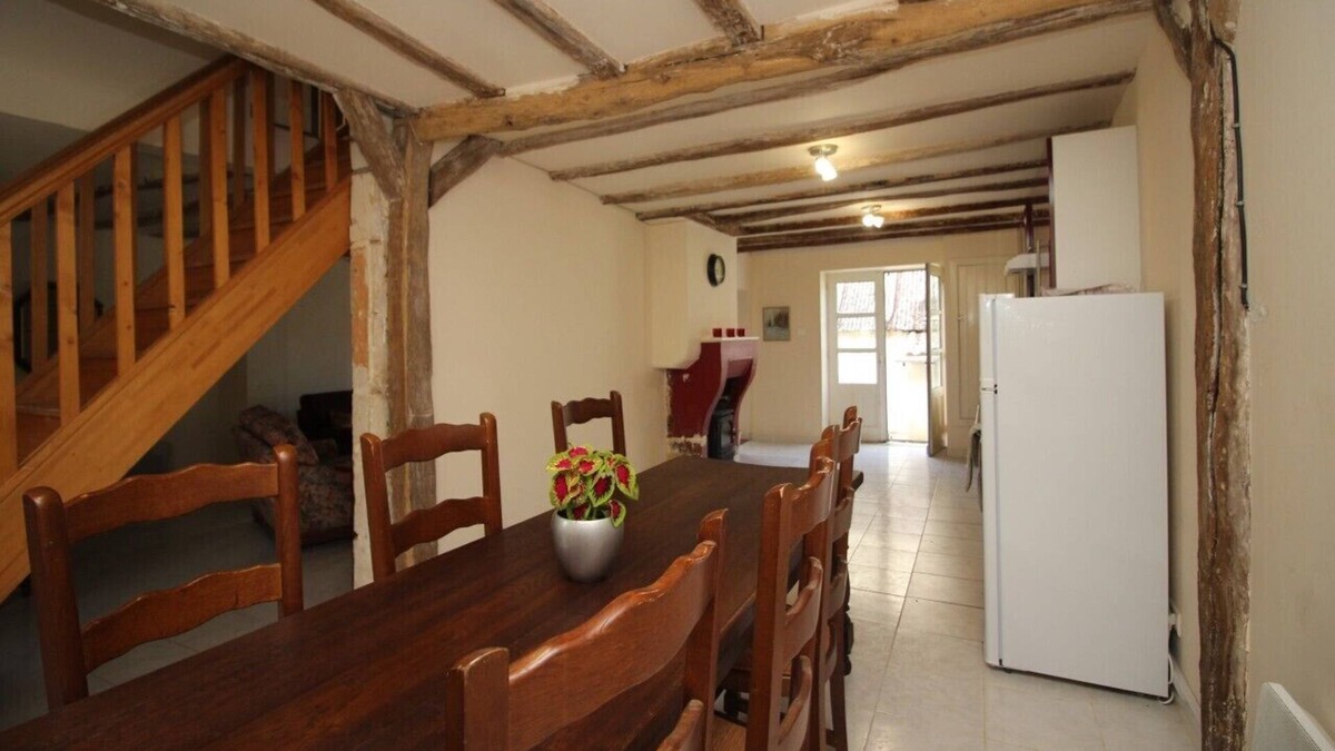Ecueille House | Cottage tucked away in village centre