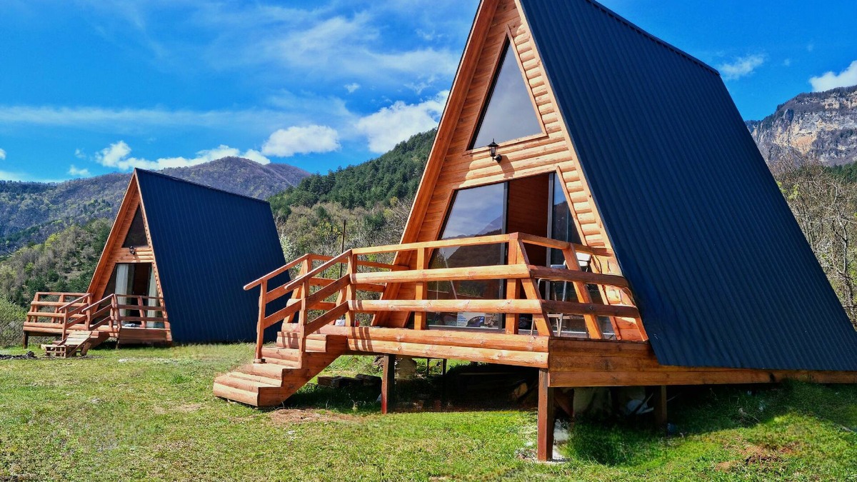 Tsageri Cabin | Cottage Tvishi