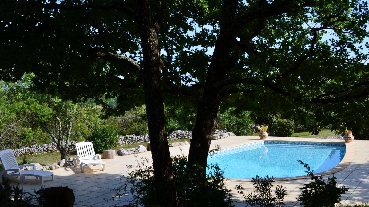 Lussan Cottage | Cottage under the Oaks near Uzes pont du gard