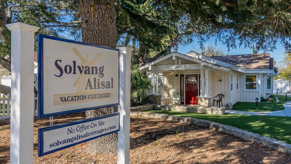 Solvang Cottage | Cottage Violet #3 (ADA Approved Handicapped)