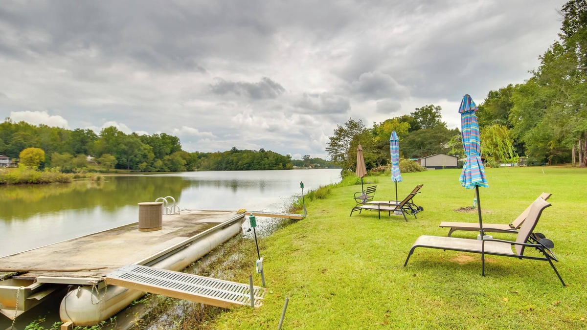 Waterloo Cottage | Cottage w/Fire Pit & Lake Access in Waterloo!