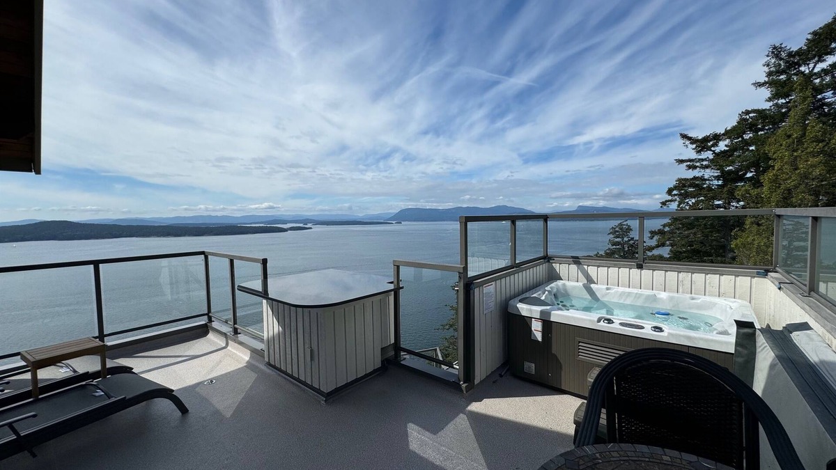 Pender Island Cabin | Cottage w/Vantage Suites at Sahhali on the Bluffs
