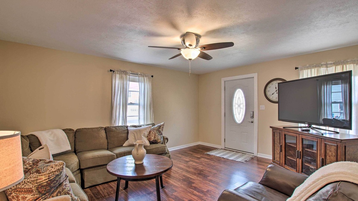 Ste Genevieve Cottage | Cottage w/Yard, Walk to Historic Attractions