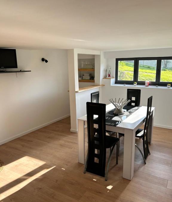 Bracquemont Apartment | Cottage Wallhou