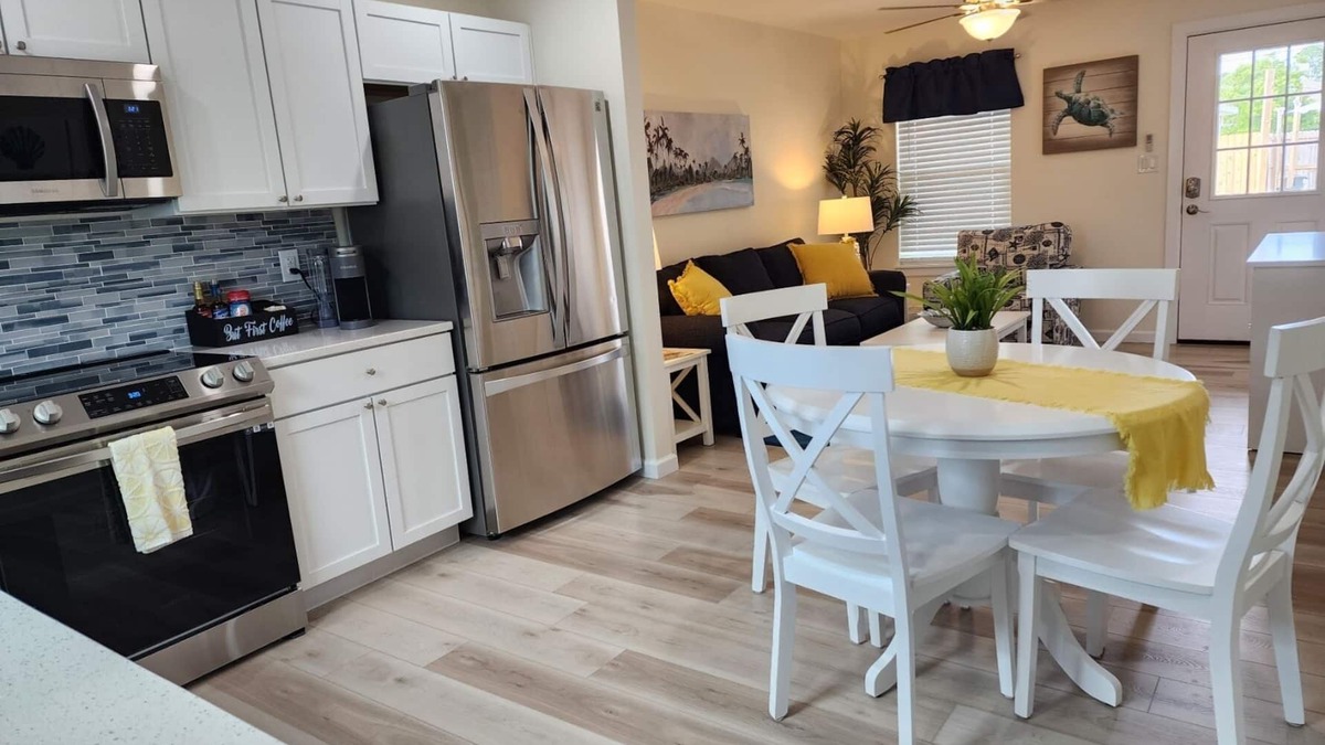 Navarre Cottage | Cottage with awesome outdoor living area 5 minutes to Navarre Beach!