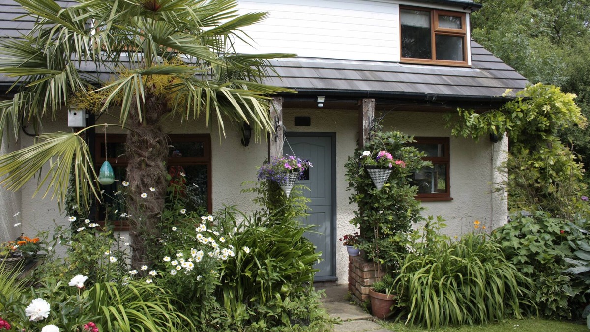 Grimsby Cottage | Cottage with beautiful views - Dog friendly (cosy and tranquil)