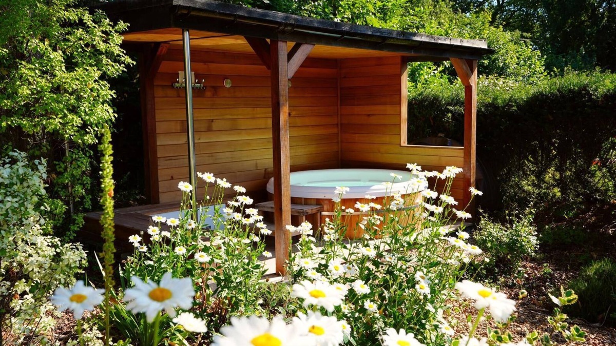 New Forest District Cottage | Cottage with Covered Hot Tub 38C sleeps 6 Godshill New Forest National Park