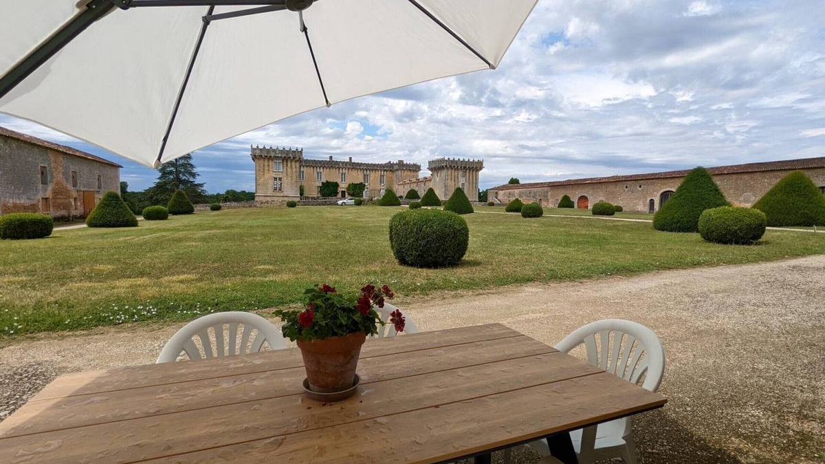 Cherves-Richemont Cottage | Cottage with 3 bedrooms, private garden, 12 bikes, near Cognac