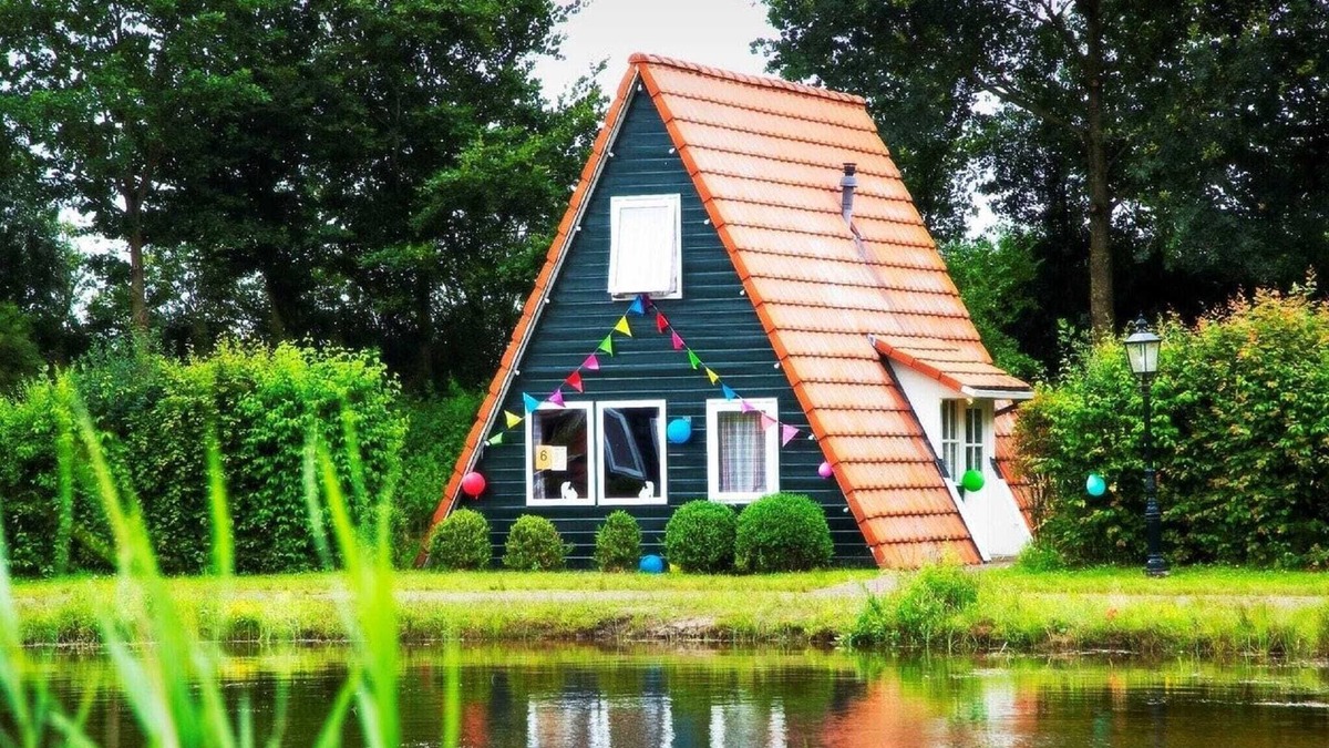 Bant House | Cottage with garden, near fishing pond