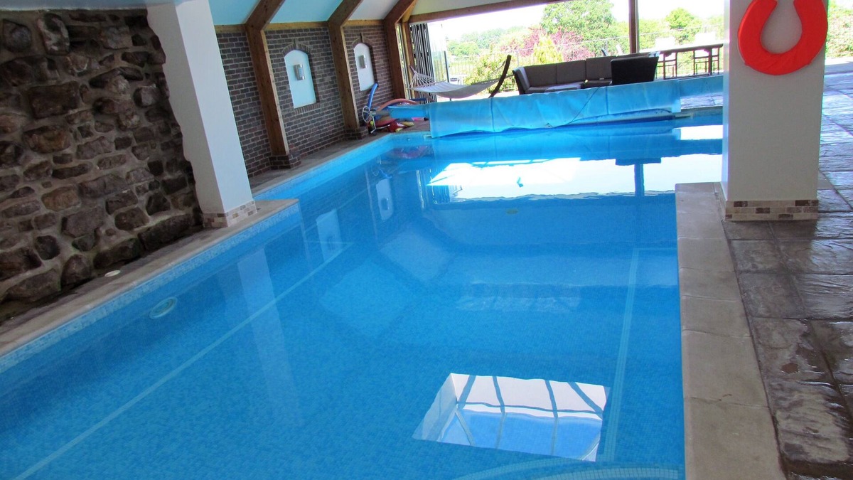 Etchingham Cottage | Cottage With Large Private Swimming Pool, WiFi,Views And Gardens