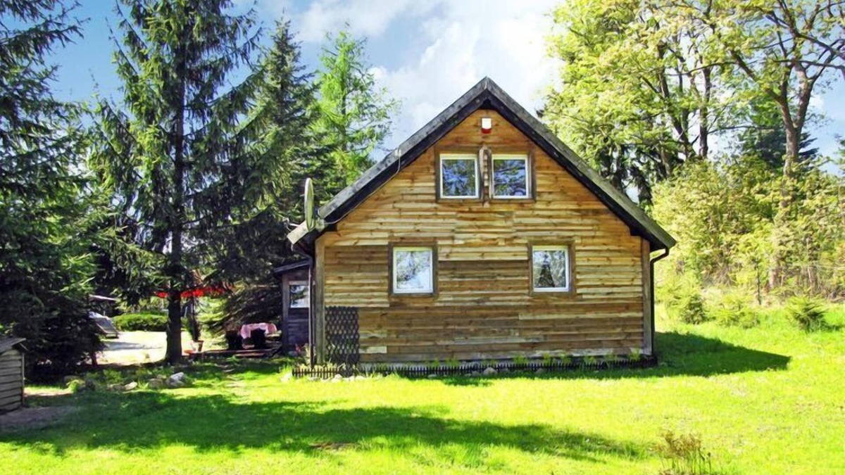 Biskupiec House | Cottage with large garden near lake
