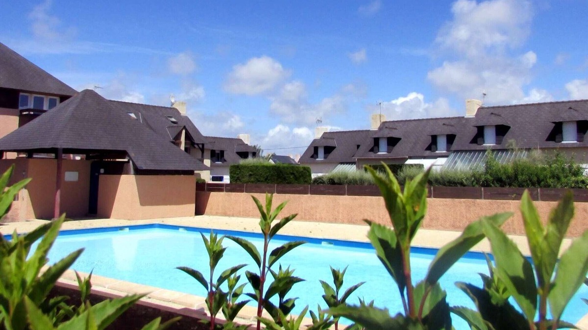 Etel House | Cottage with pool and pets allowed near beach in Erdeven