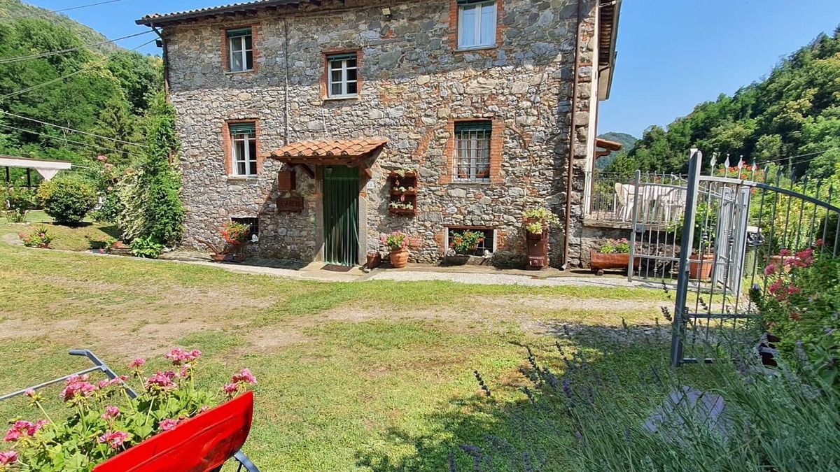 Villabuona Other | Cottage with private pool, located close to the natural reserve of the Apuan Alps