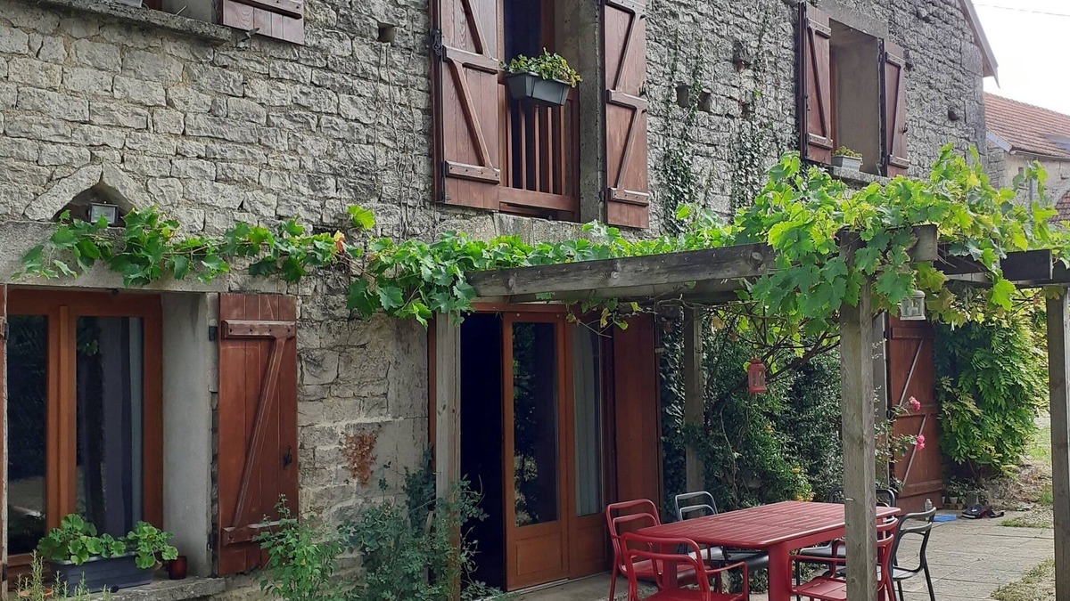 Bissey-la-Pierre House | cottage with swimming pool and nordic spa in burgundy