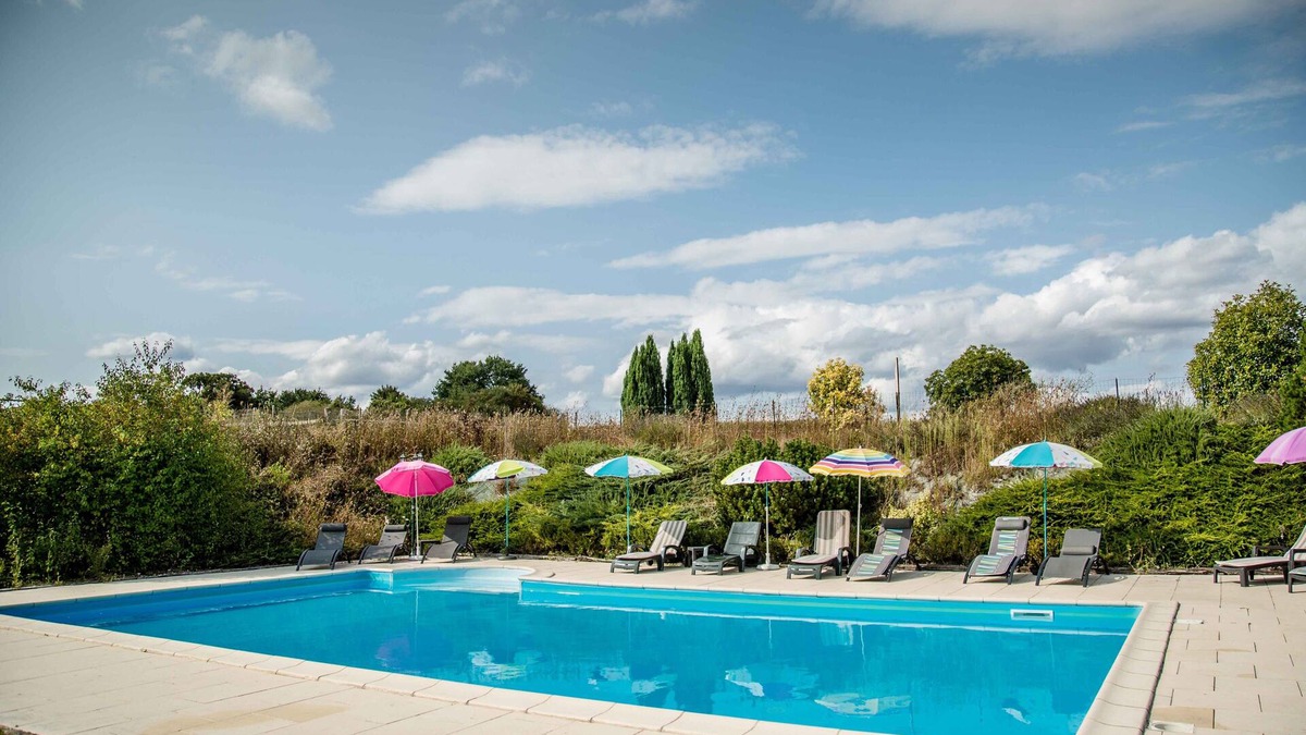 Noyant-Villages Cottage | Cottage with shared heated pool at Le Haut Gué in the Loire Valley