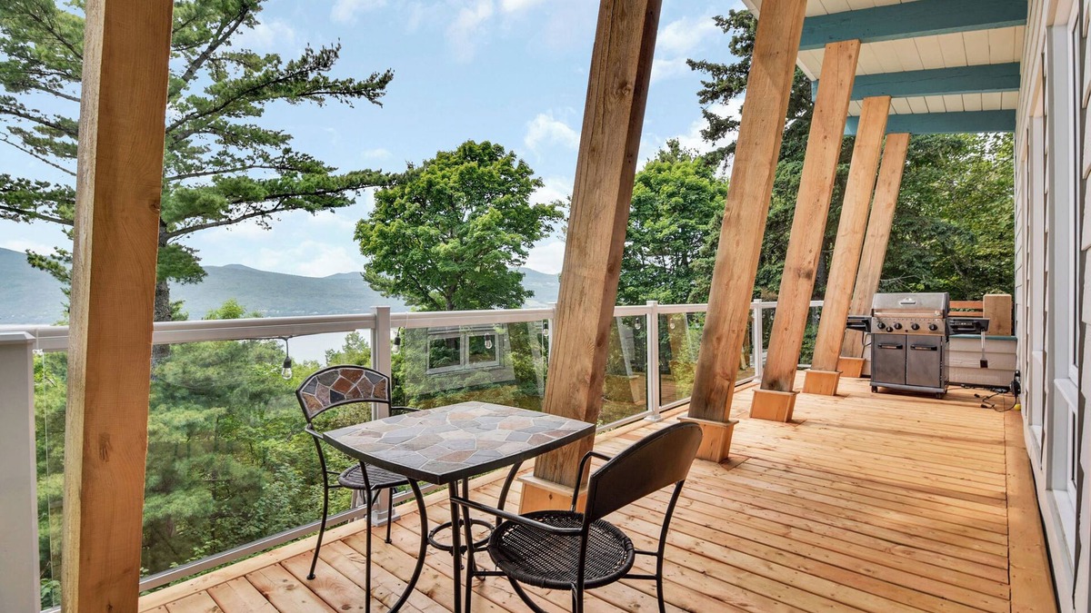 Baie-St-Paul House | Cottage with water view and hot tub - Le pin blanc