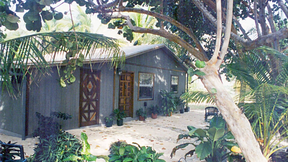 West End Cottage | Cottage within the 'GOLDEN MILE'. Fabulous, sandy beach & always great swimming