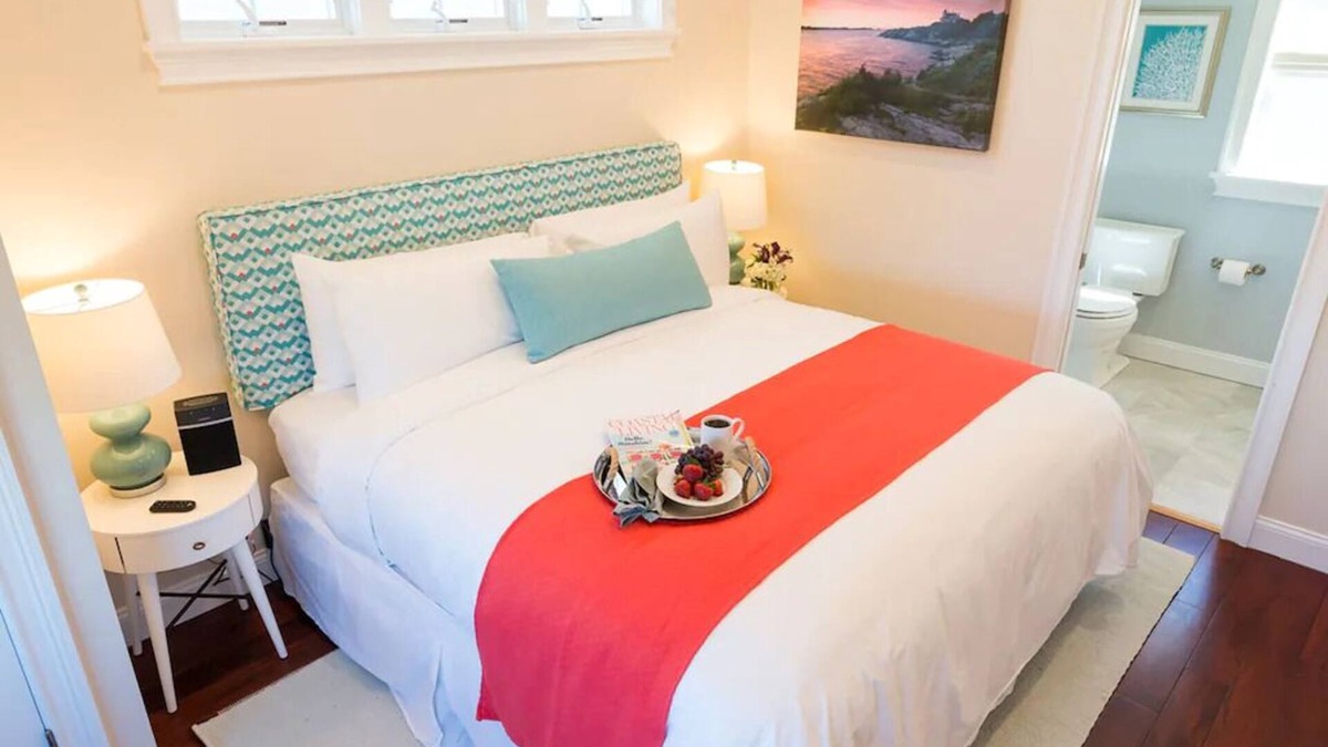 Middletown Cottage | Cottages with easy access to Newport, beaches, nature trails and vineyards