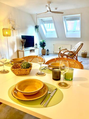 Cottbus Apartment | Cottbus-Apartments - Beige Apartment I privat I Wifi I Küche
