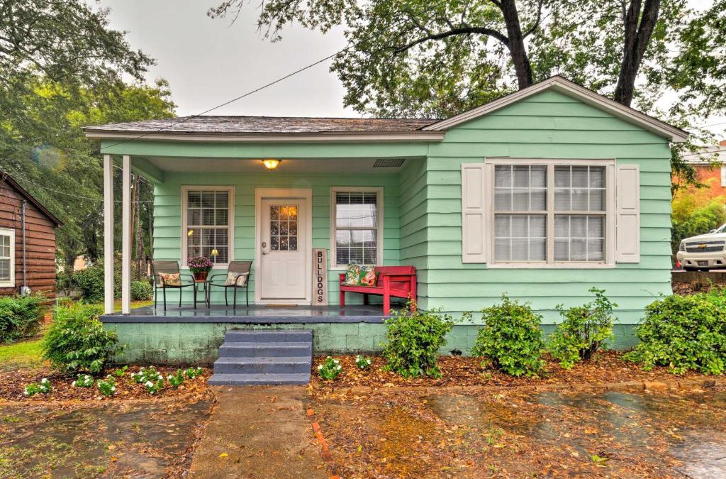Starkville House | Cotton District Home - Walk to MSU, Shops and Cafes!