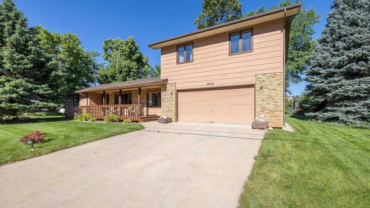 Rapid City House | Cougar Lodge Vacation Home Thirty Minutes from Mt Rushmore - In Rapid City On Canyon Lake Thirty Minutes from Mt Rushmore