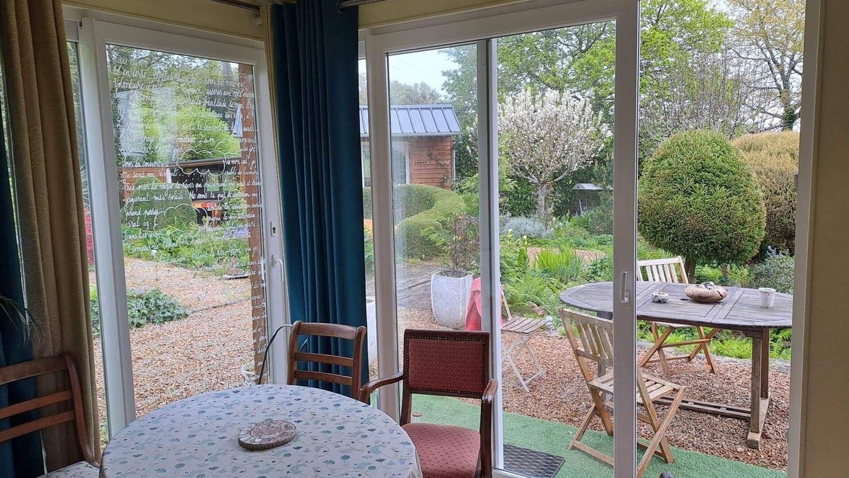 Le Cloitre-Saint-Thegonnec House | Country house close to hiking trails