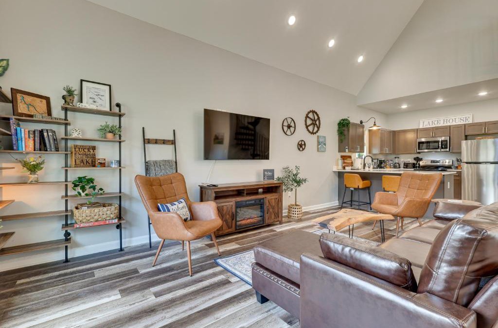 Counce House | Counce Vacation Rental with Private Deck Near Golf!