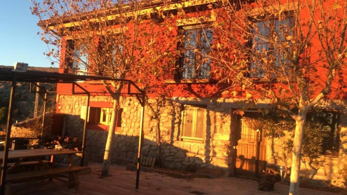 Santa Maria de la Alameda House | Country House 'El Chiscon De La Hoya' with Mountain View, Wi-Fi and Air Conditioning