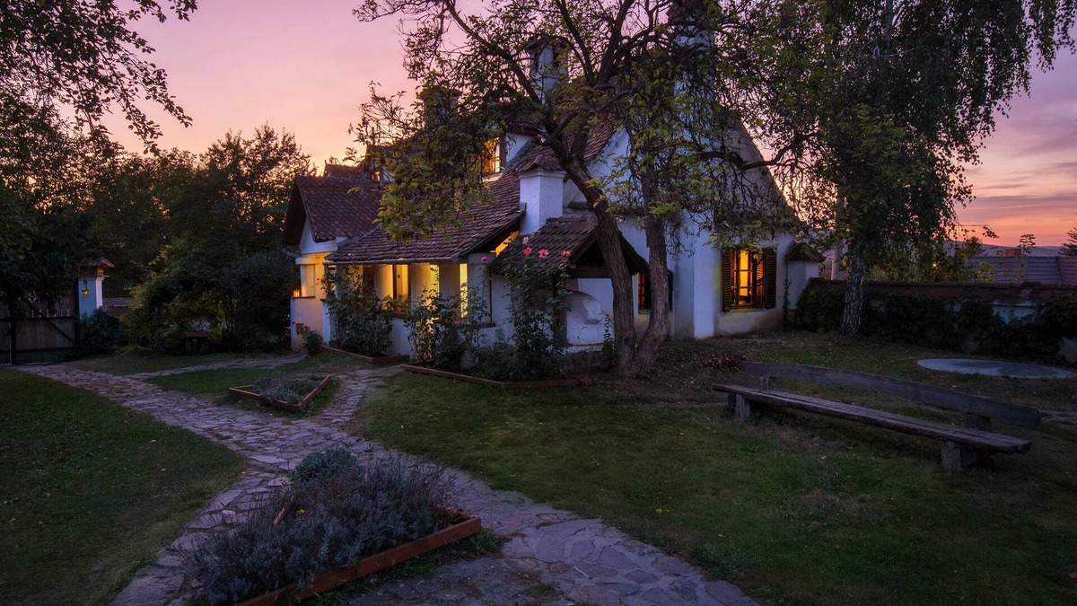 Miclosoara House | Count Kalnoky's Transylvanian Guesthouse