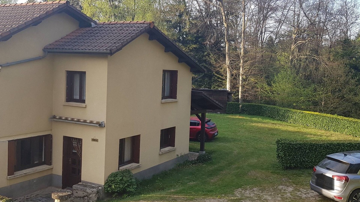 Saint-Victor-Montvianeix House | Country house in Livradois Forez