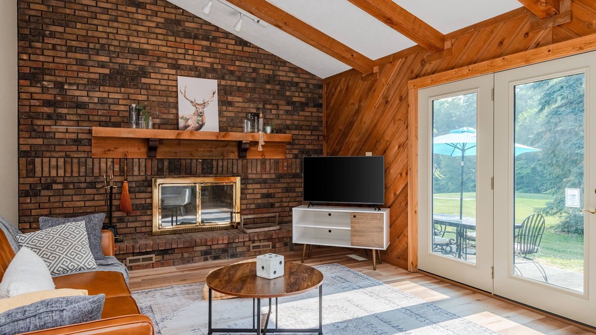 Xenia House | Country 4BR w/pool + golf course