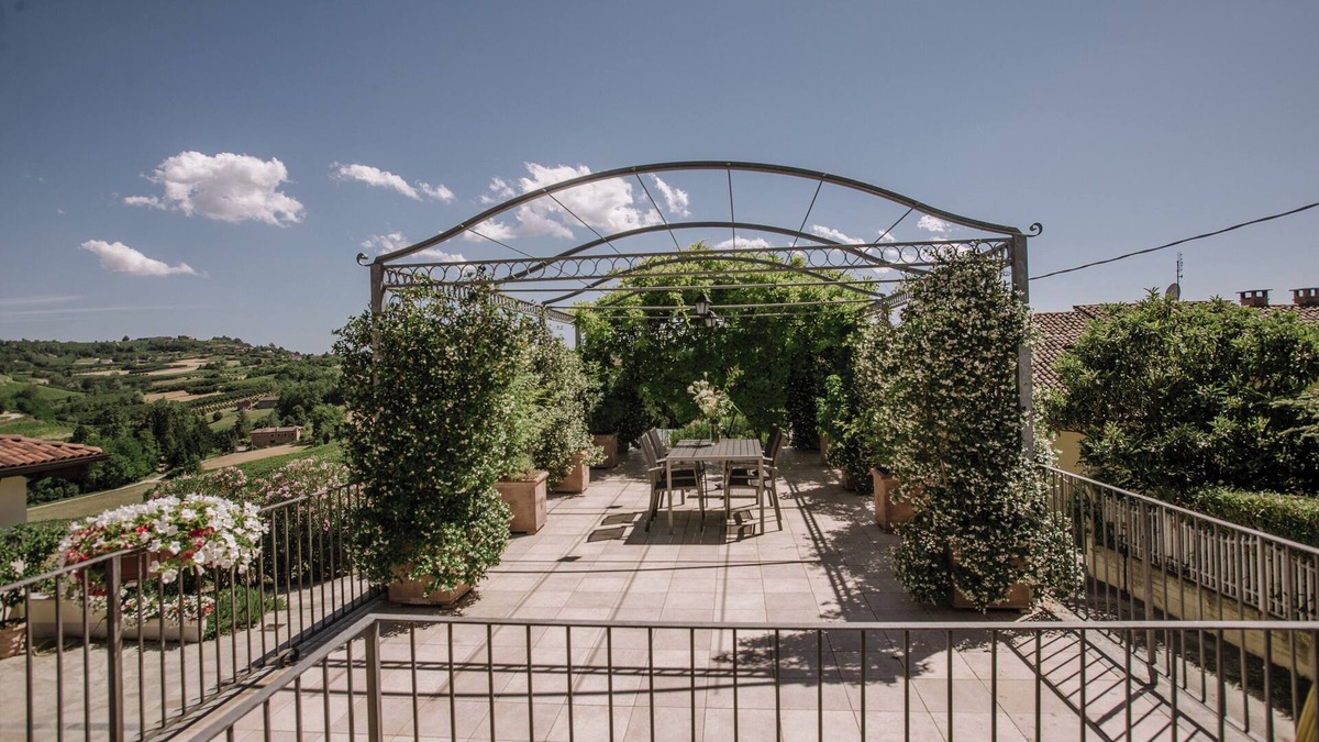 Isola d'Asti House | Country apartment in Monferrato Moretti Winery