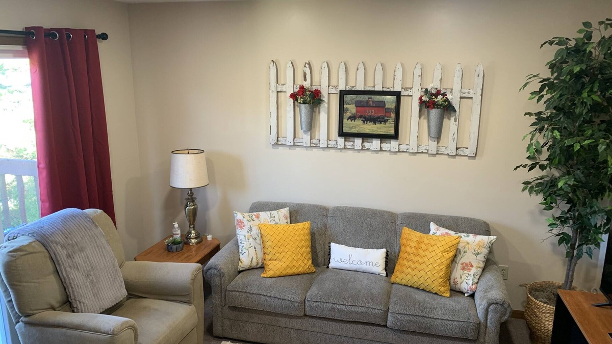 West Salem Apartment | Country apartment less than a hour to Cleveland, Akron, Mohican & Amish Country!