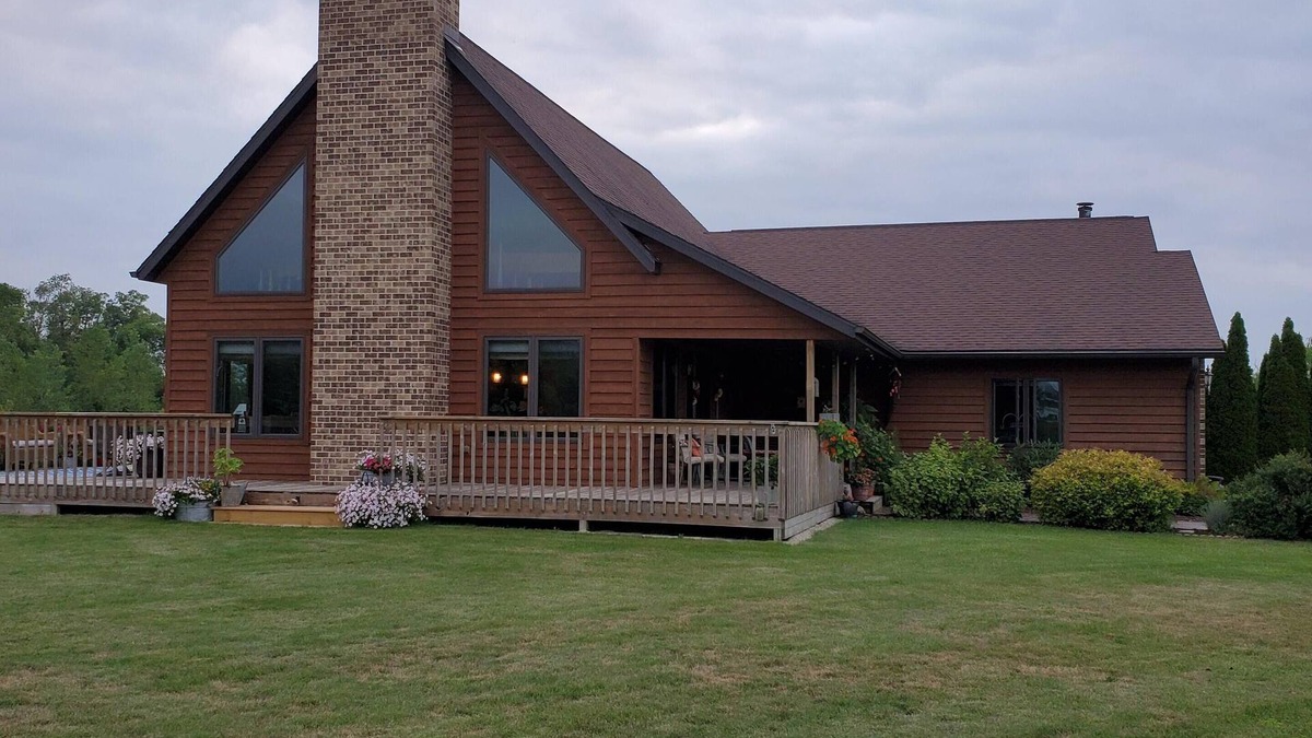Hingham House | Country beauty on 5 acres