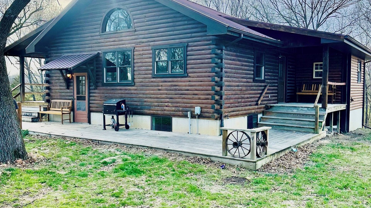 Kirksville Cabin | Country Cabin In The Woods