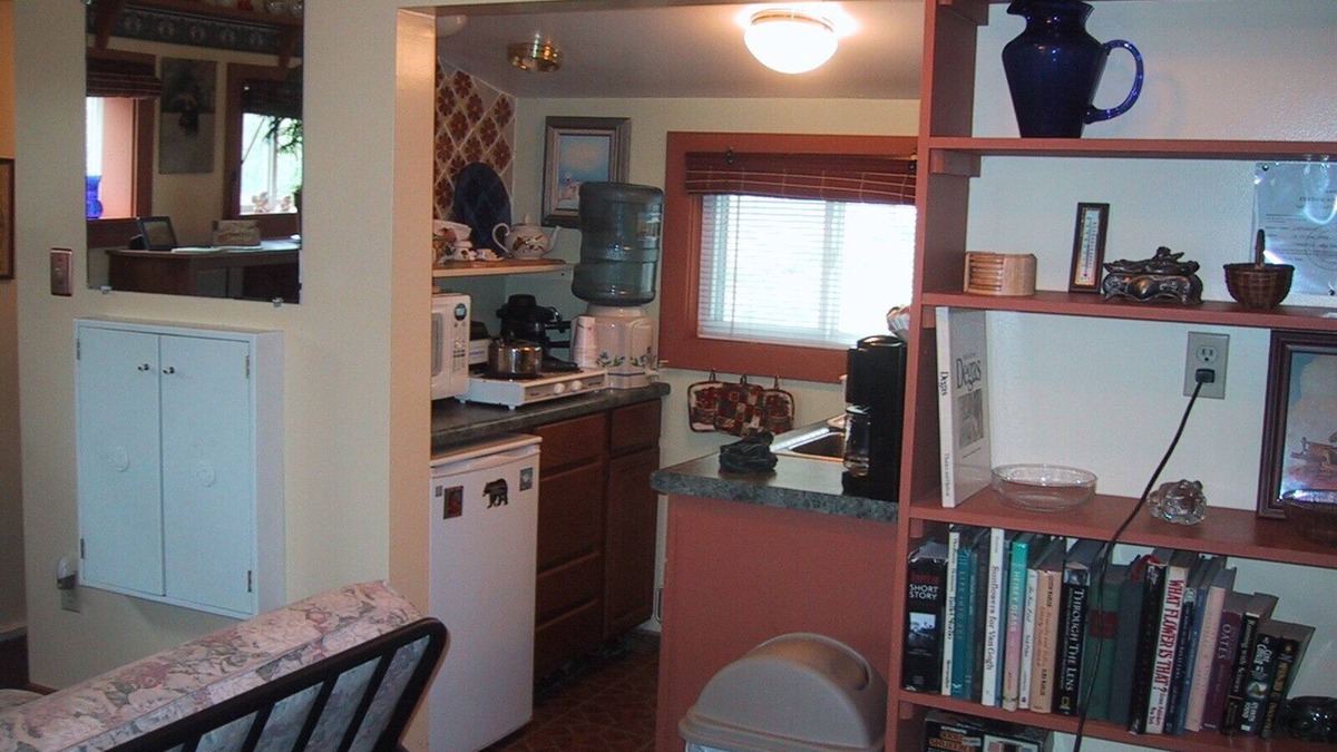 Woodstock Cabin | Country Cabin in Woodstock, NY- Cozy and Pet Friendly