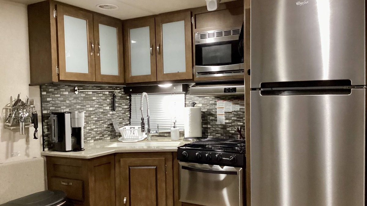 Ladson House | Country camping feel in the middle of Charleston Metro Area