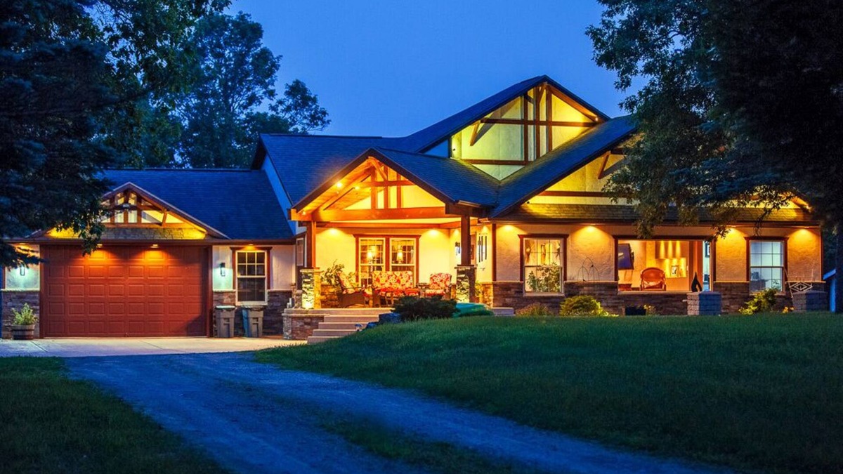 Lyndon Station Ski Chalet | Country Chalet & Indoor/Outdoor Spa, Firepit