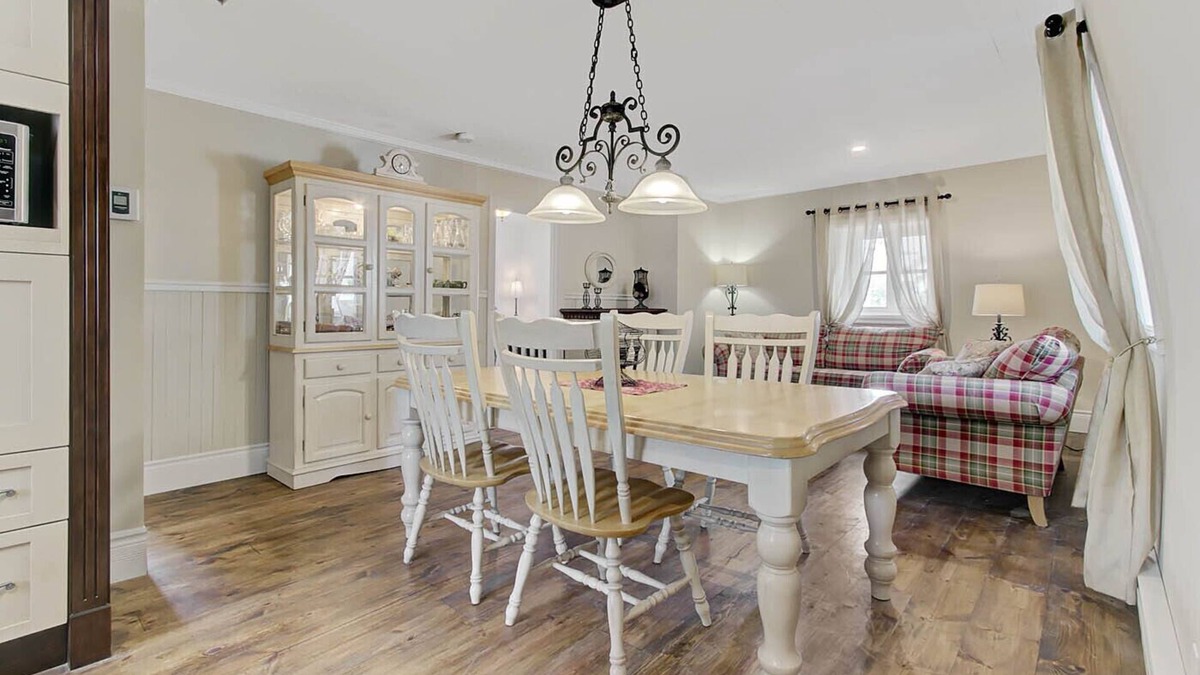 L'Ange-Gardien Apartment | Country charm